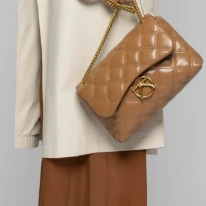 Borsa matelassé con catena dorata cannella